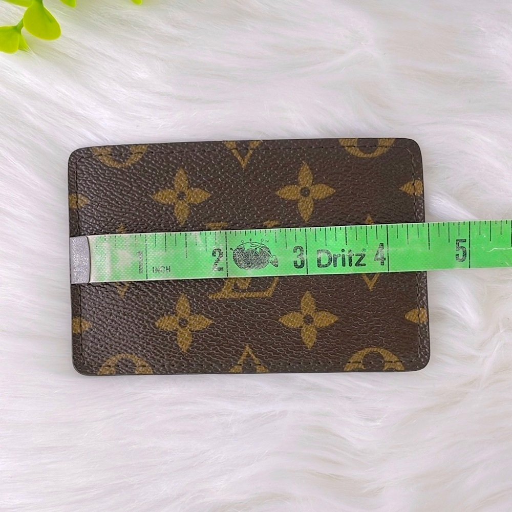 Louis Vuitton Monogram Card Holder - Picture 12 of 13